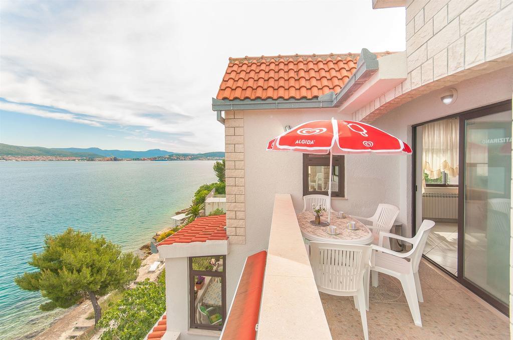 Apartments Natasa Трогир Экстерьер фото