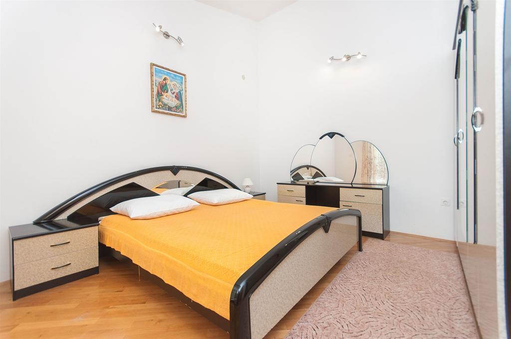 Apartments Natasa Трогир Экстерьер фото