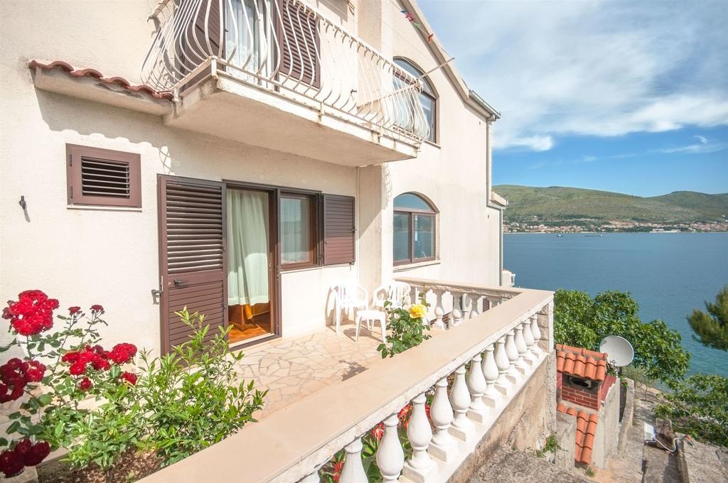 Apartments Natasa Трогир Экстерьер фото